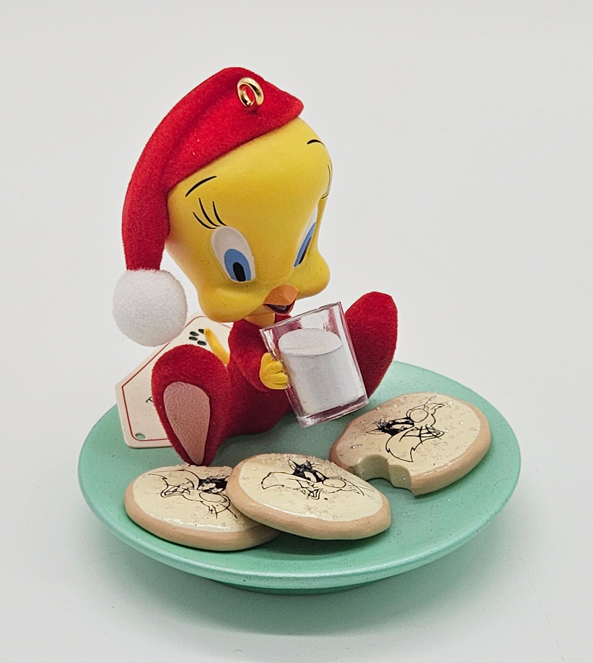 Hallmark Keepsake – “Tweety Christmas Eve Snack” — ornament view