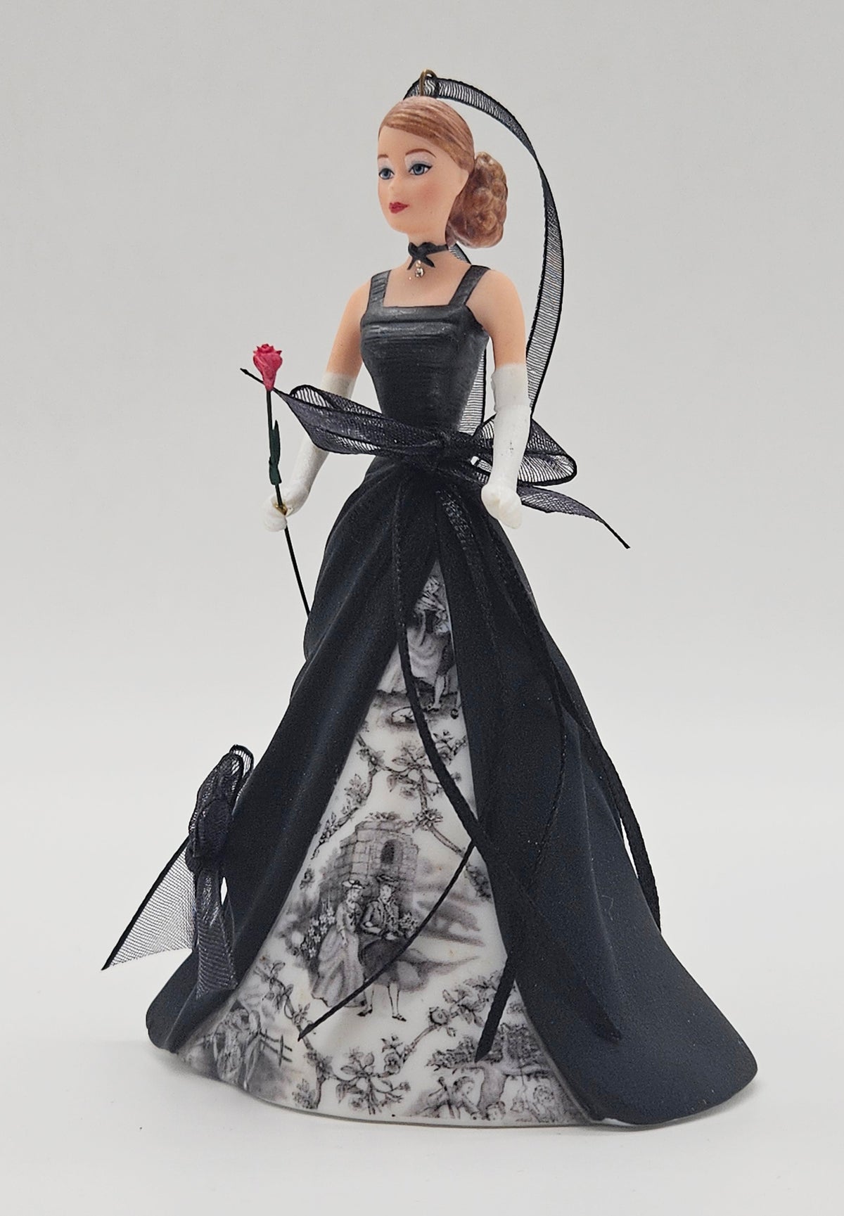 2005 Barbie Designer Spotlight Heather Fonseca QXC5008 — ornament close-up