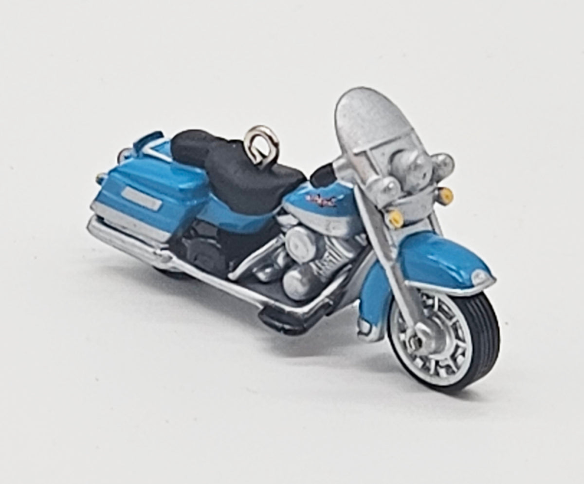 Hallmark Keepsake – “Miniature Harley Davidson Road King” — ornament view
