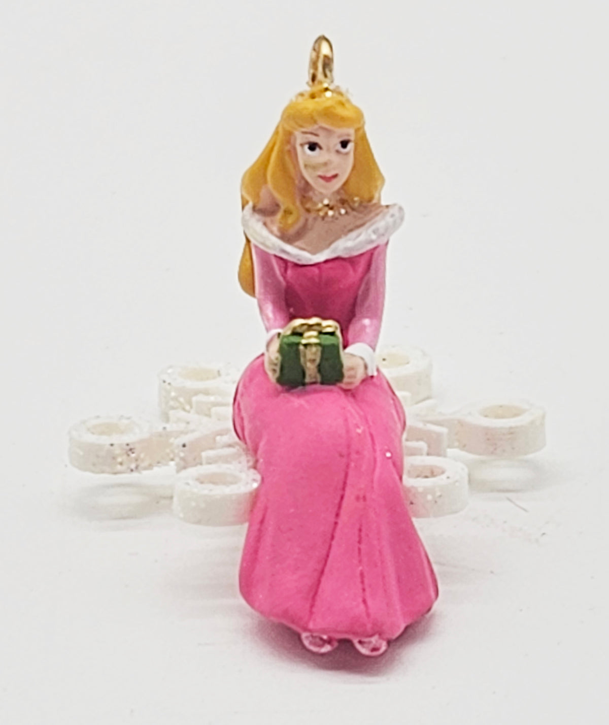 Hallmark Keepsake – “Disney Snowflake Miniatures” — ornament view