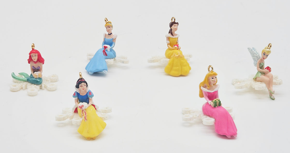 Hallmark Keepsake – “Disney Snowflake Miniatures” — ornament view
