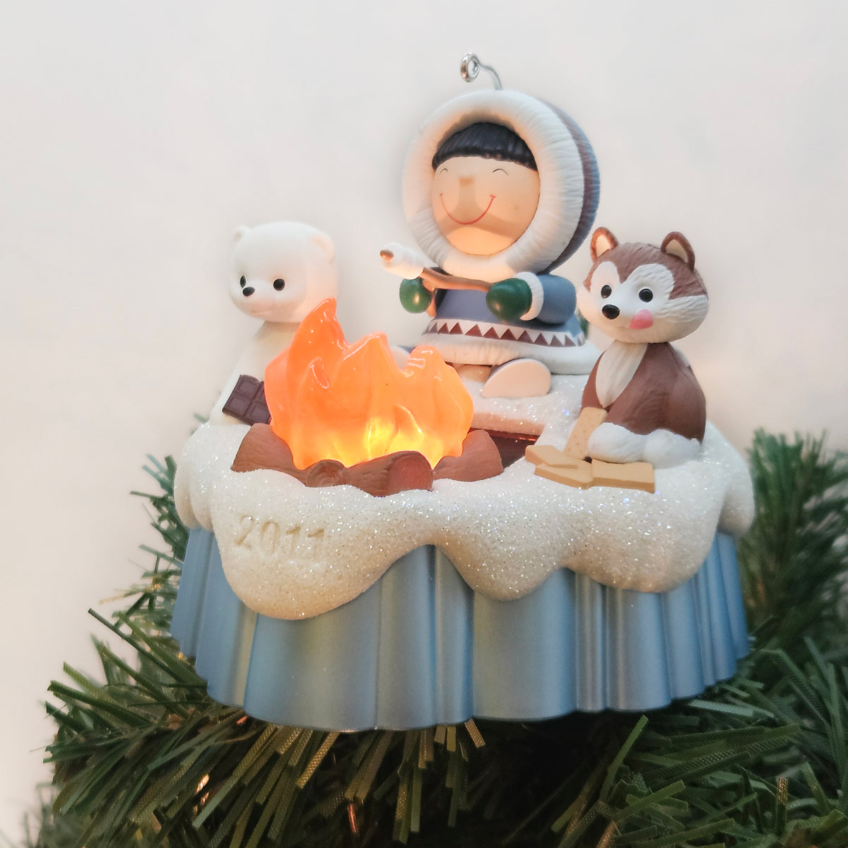 Hallmark Keepsake – “Frosty Friends S'more Treats” — ornament view
