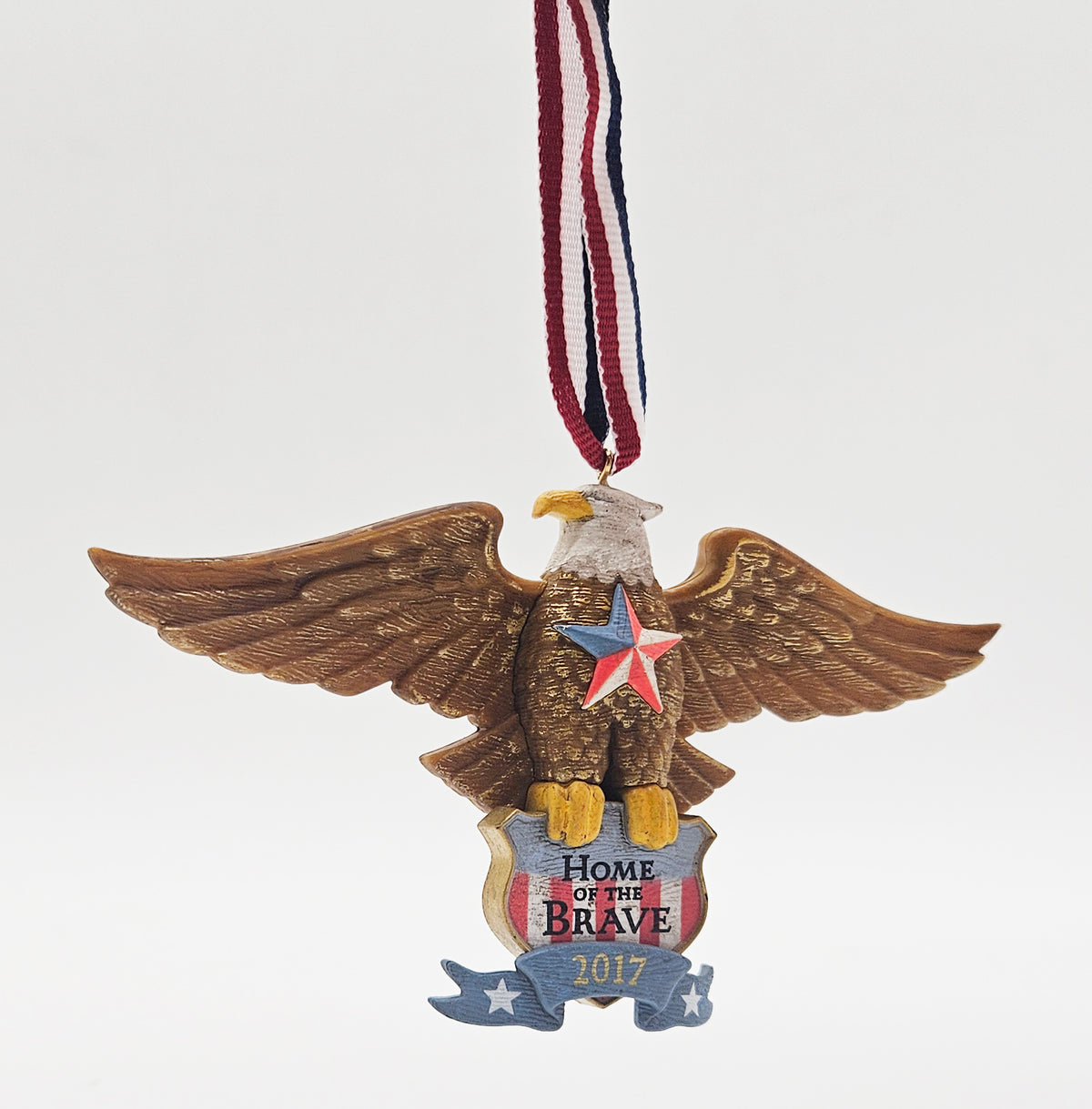 Hallmark Keepsake – “Home of the Brave” — ornament view