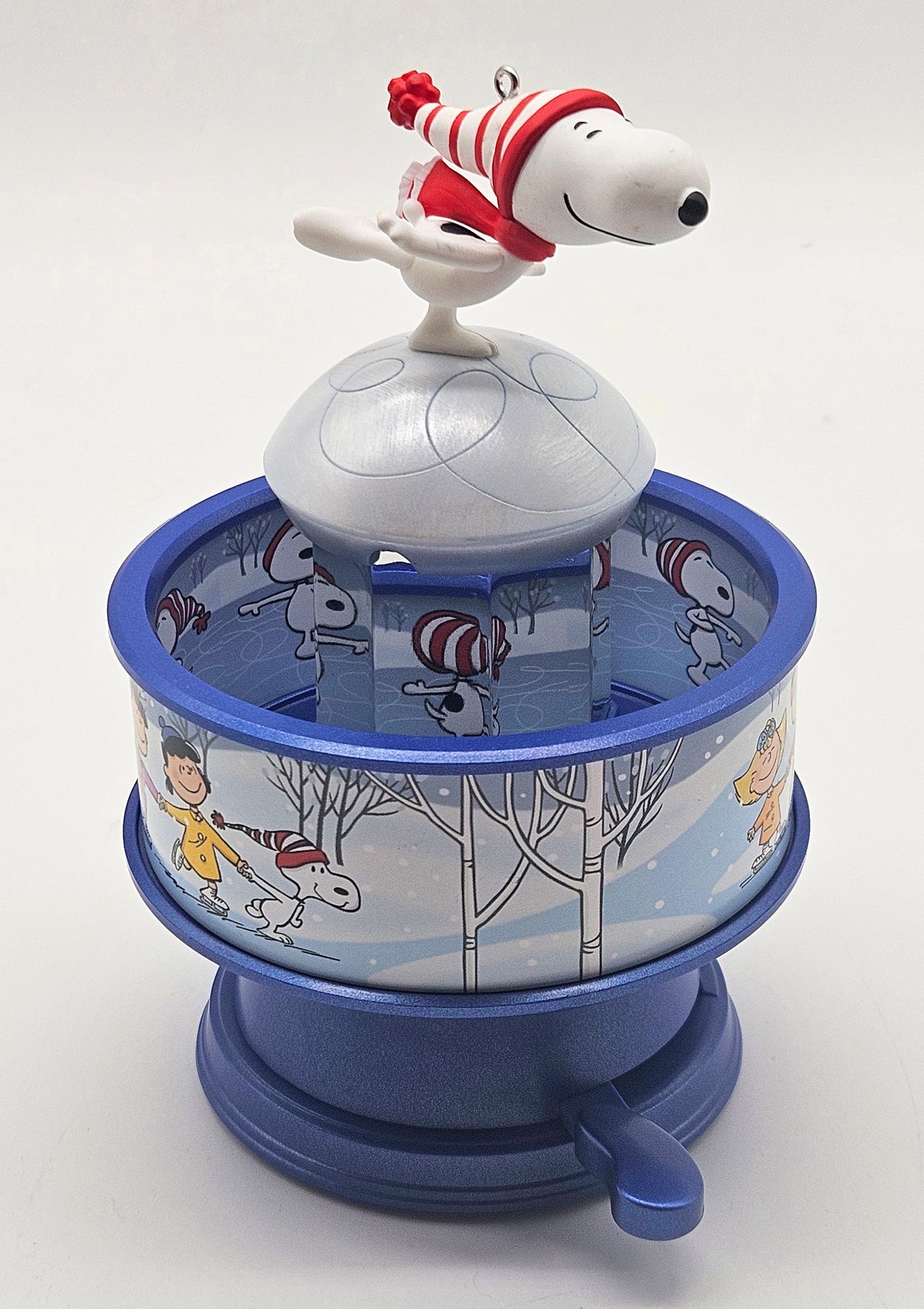 Hallmark Keepsake – “Peanuts Snoopy Skates” — ornament view