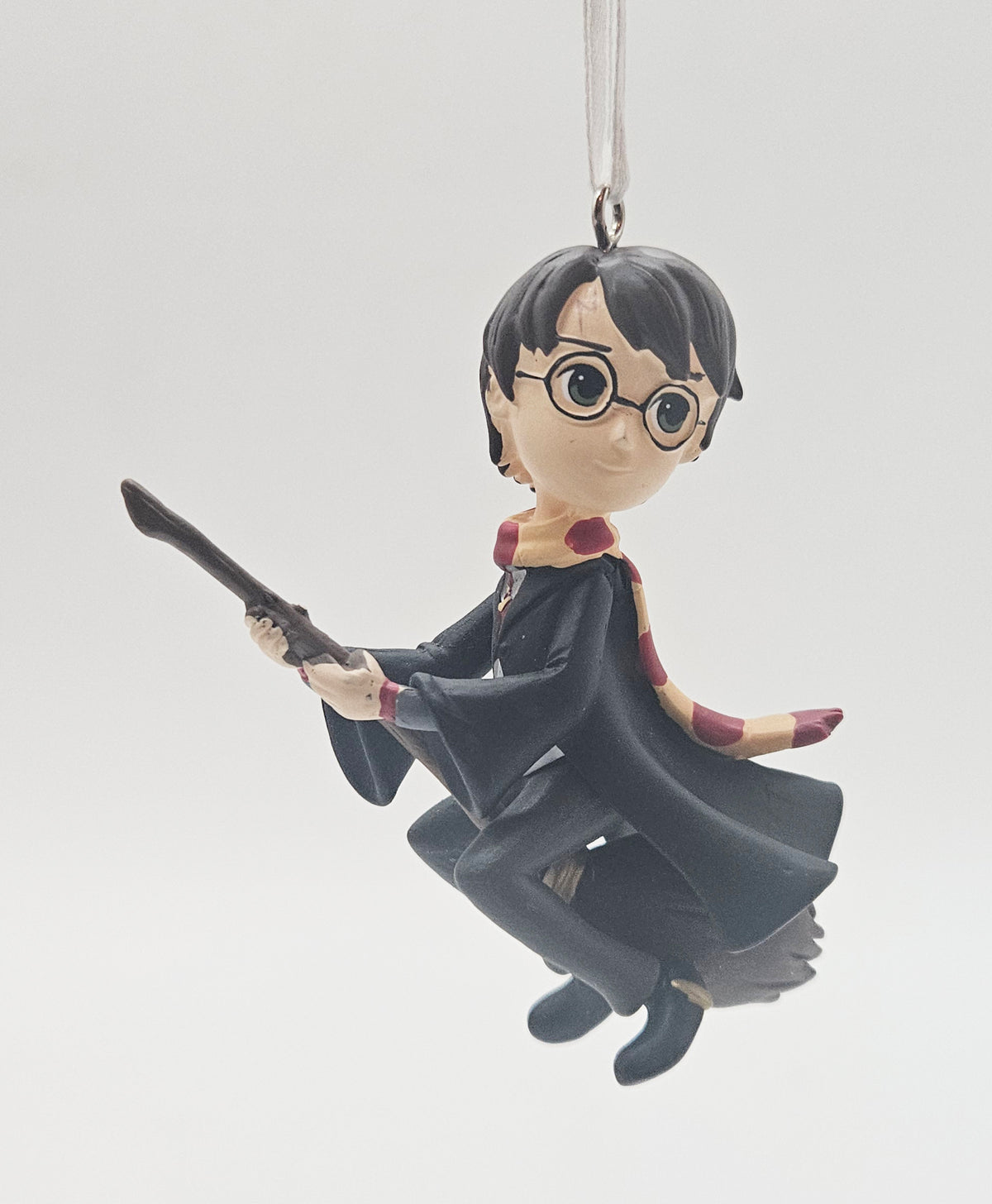 Hallmark Keepsake – “Harry Potter on Broom” — ornament view
