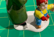 Load image into Gallery viewer, Dept 56- Snow Village "Feeding the Birds" accessory see note
