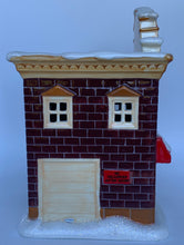 Load image into Gallery viewer, Department 56- Peanuts Village &quot;Peppermint Patty&#39;s Pet Palace&quot;
