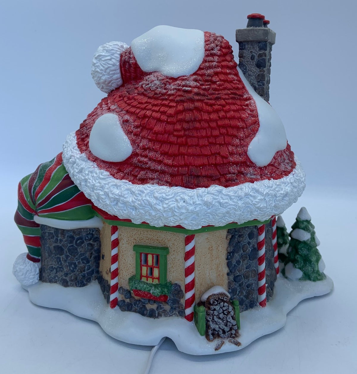 Dept 56- North Pole Series "Santa's Hat Inn"