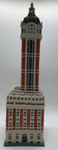 Load image into Gallery viewer, Dept 56- Christmas in the City &quot;The Singer Building&quot;
