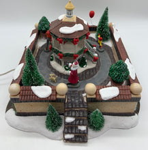 Load image into Gallery viewer, Dept 56- Village Accessories &quot;Classic Village Square&quot; animated accessory
