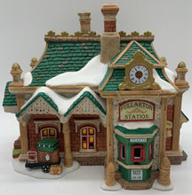 Load image into Gallery viewer, Dept 56- Dickens&#39; Village &quot;Fullarton Station&quot;
