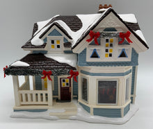 Load image into Gallery viewer, Department 56- Snow Village &quot;Home for the Holidays&quot;
