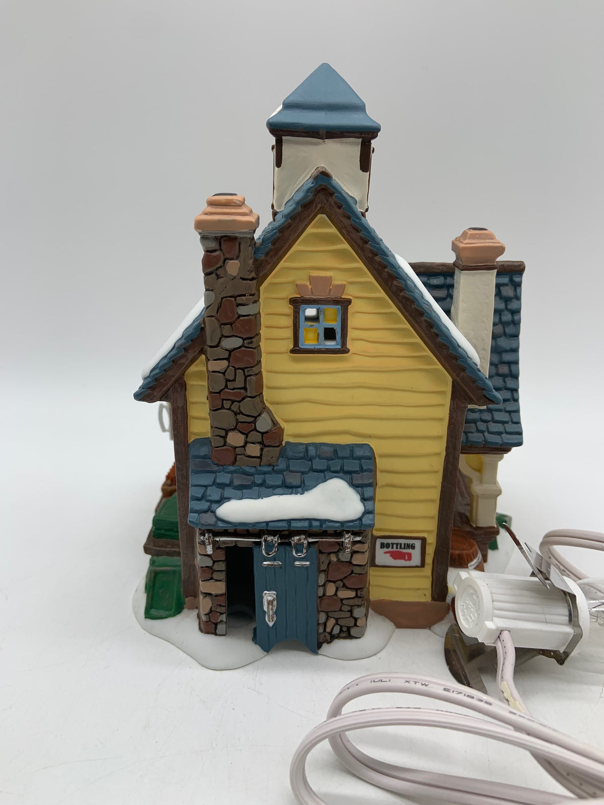 Department 56- New England Village "Spirit of '76 Root Beer"