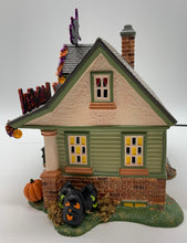 Load image into Gallery viewer, Dept 56-  Halloween &quot;1031 Trick-or-Treat Drive&quot;
