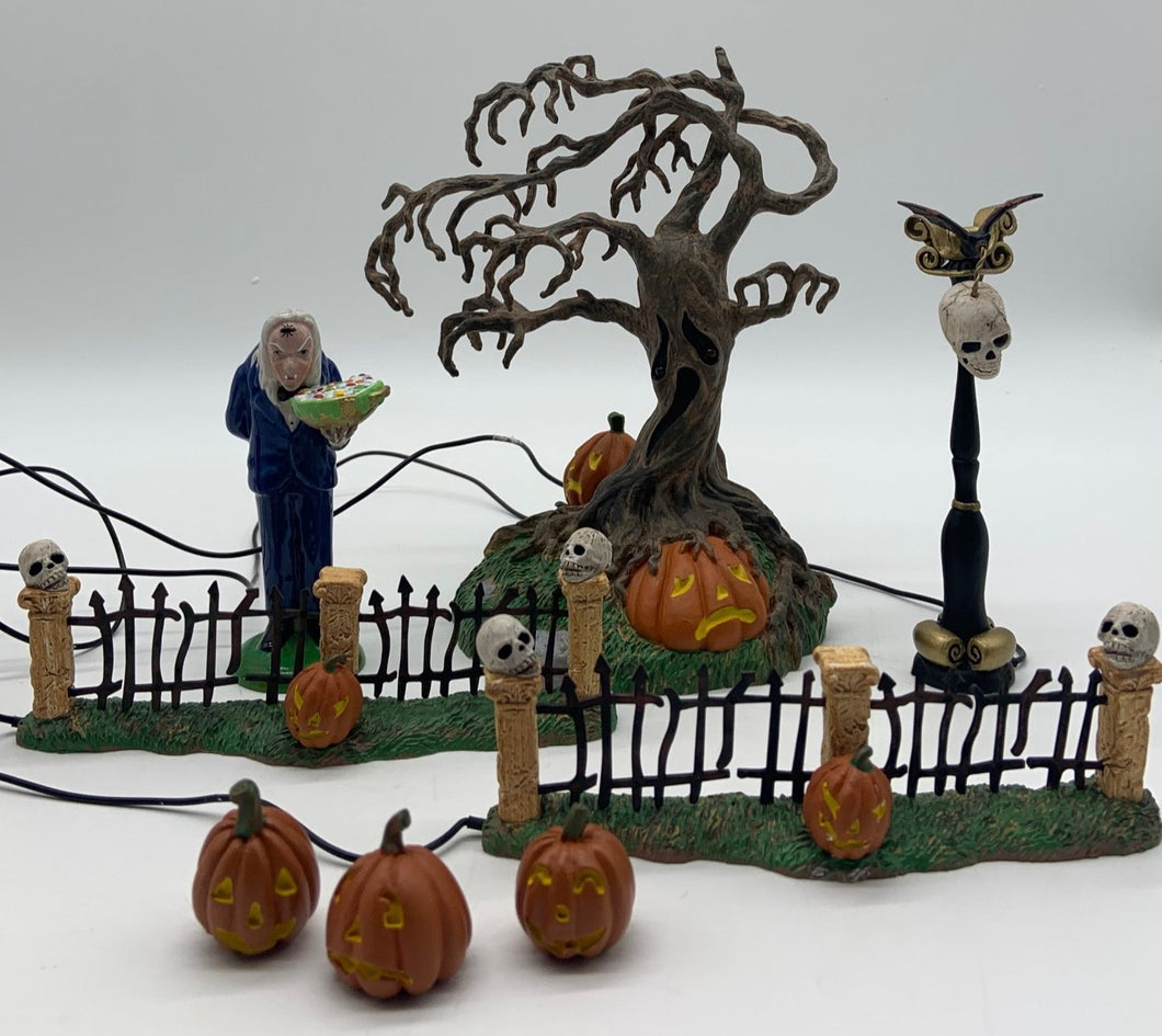 Dept 56- Snow Village Halloween 