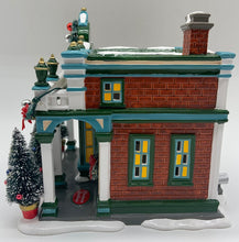 Load image into Gallery viewer, Dept 56- Snow Village &quot;The Sounds of Christmas&quot;

