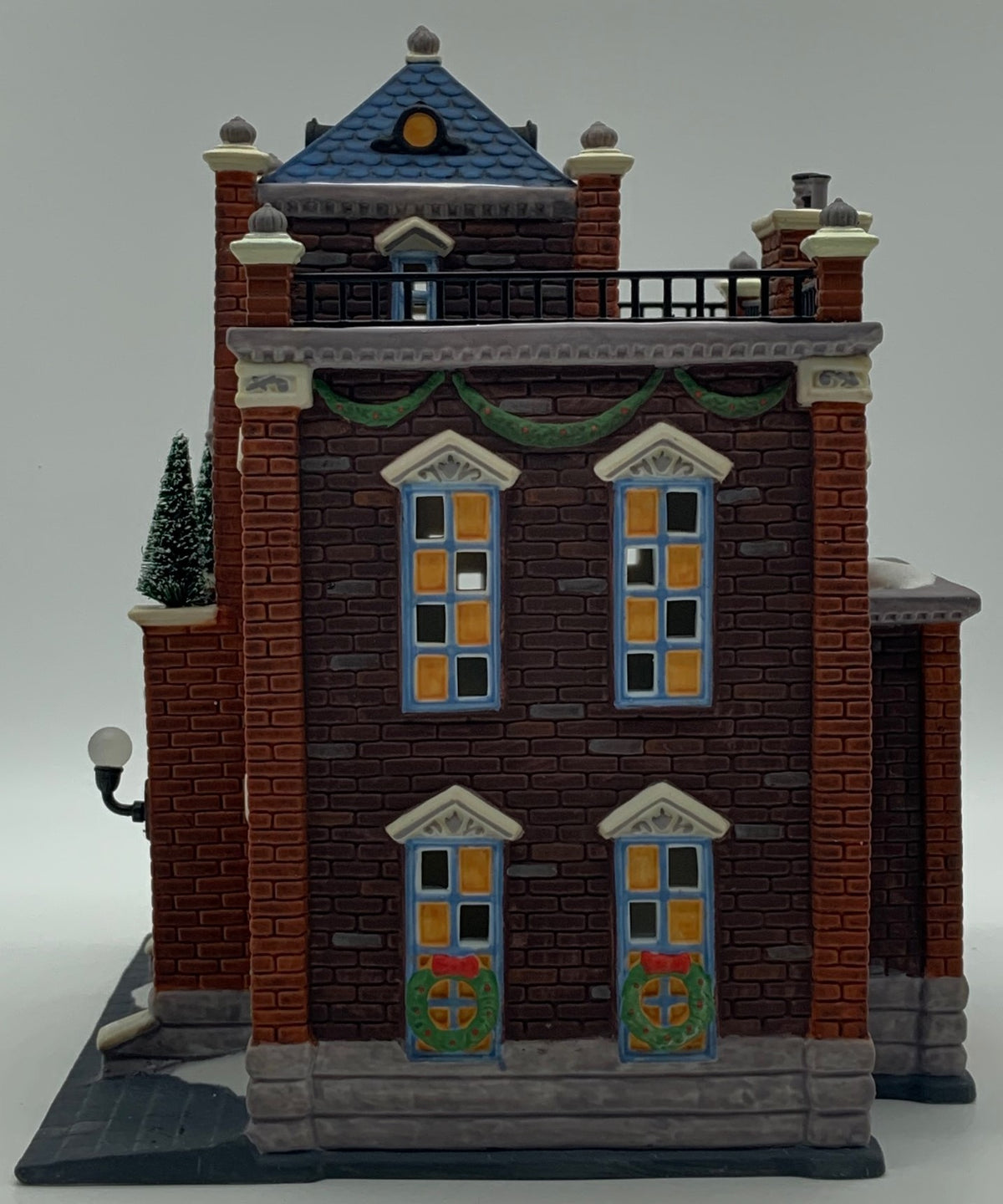 Dept 56- Christmas in the City "Precinct 25 Police Station"