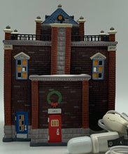 Load image into Gallery viewer, Dept 56- Christmas in the City &quot;Precinct 25 Police Station&quot;
