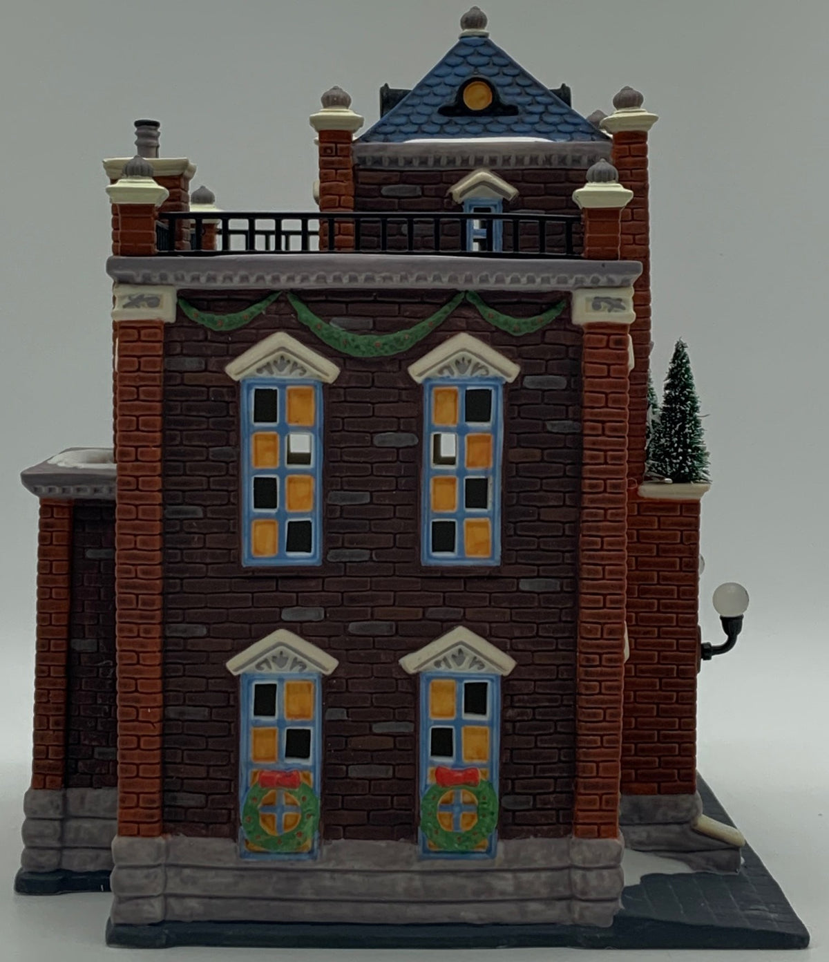 Department 56- Christmas in the City "Precinct 25 Police Station"