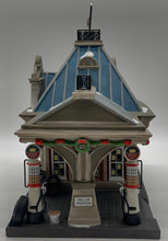 Load image into Gallery viewer, Dept 56- Christmas in the City &quot;Royal Oil Company&quot;
