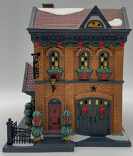 Load image into Gallery viewer, Dept 56- Christmas in the City "City Park Carriage House"
