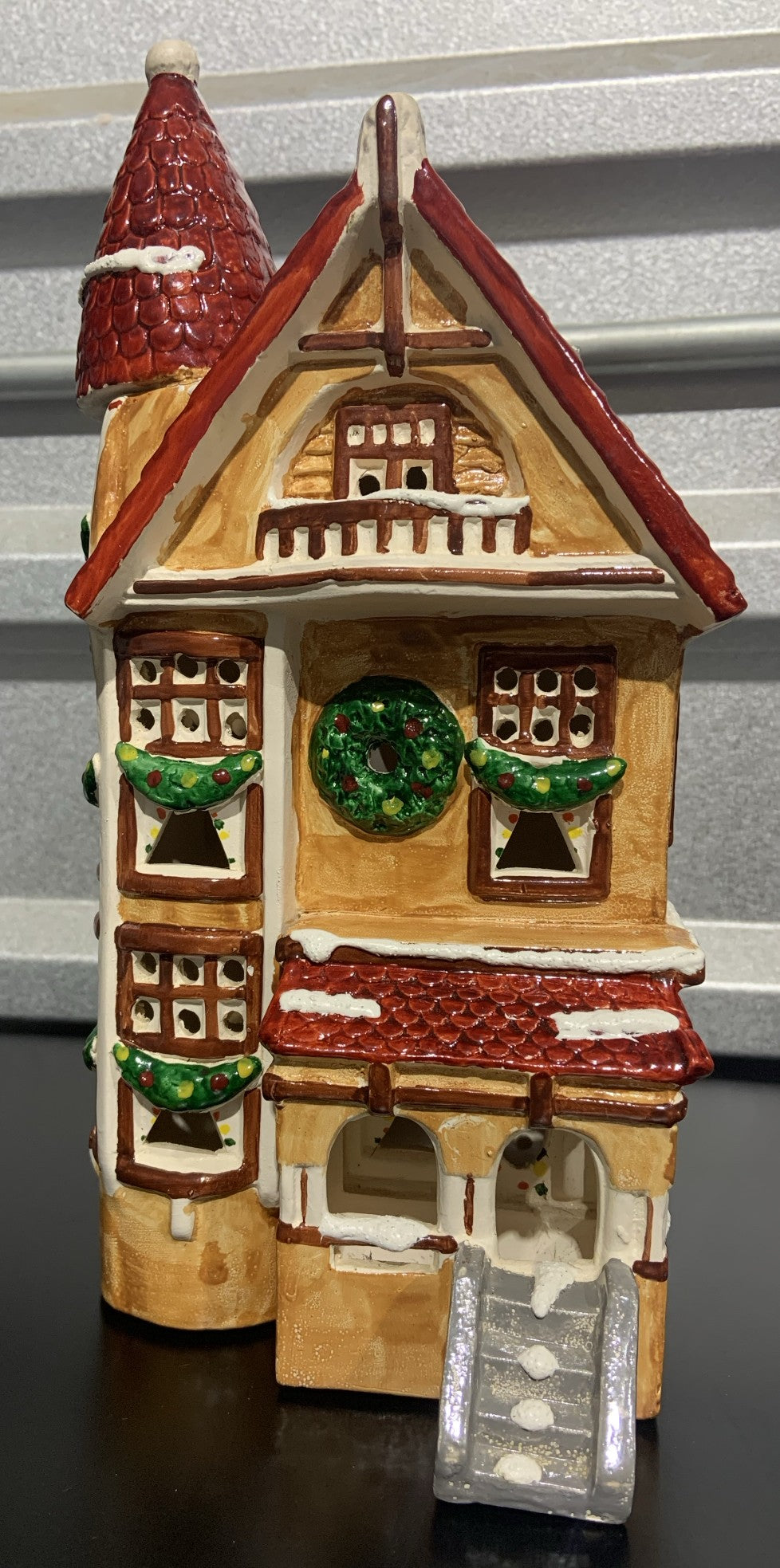 Dept 56- Snow Village "Victorian"