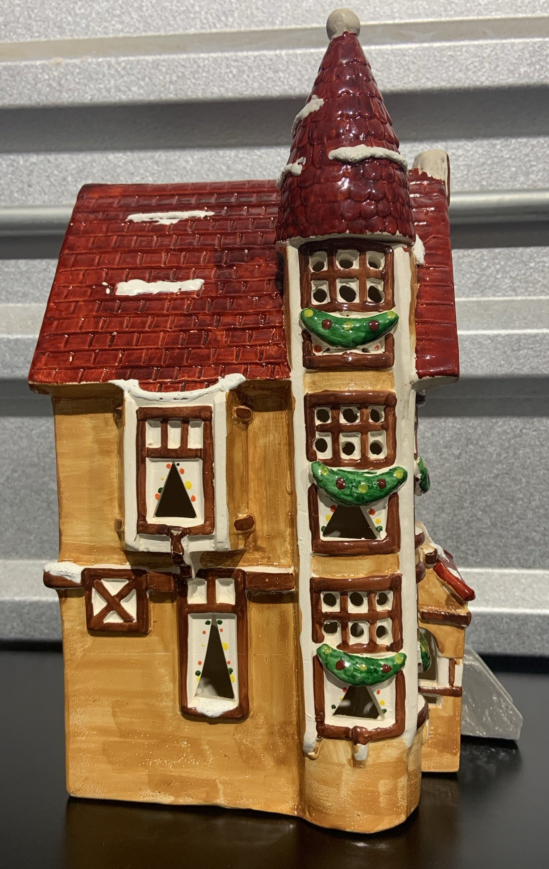 Retired Dept 56- Snow Village "Victorian"