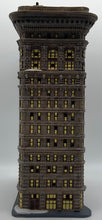 Load image into Gallery viewer, Department 56- Christmas in the City &quot;Flatiron Building&quot;
