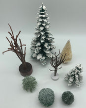Load image into Gallery viewer, Dept 56- Set of assorted trees and bushes
