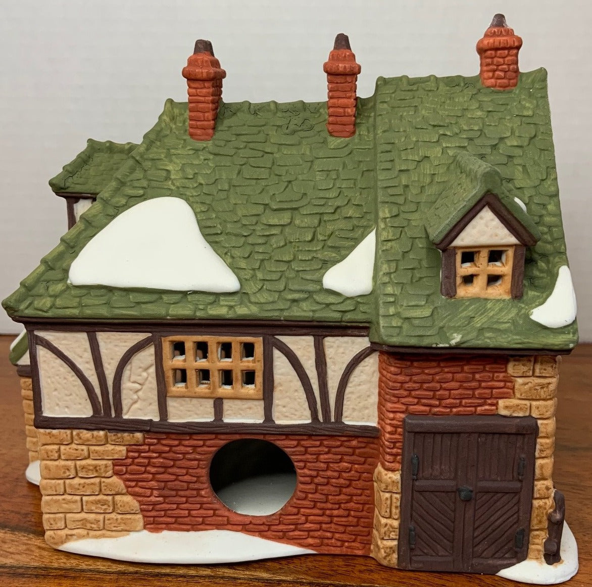 Department 56 Nicholas Nickleby Cottage back