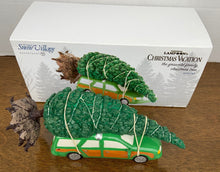 Load image into Gallery viewer, Dept 56- Snow Village National Lampoon&#39;s Christmas Vacation The Griswold Family Christmas Tree
