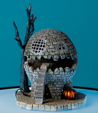 Load image into Gallery viewer, Dept 56- The Nightmare Before Christmas "The Lizard House"
