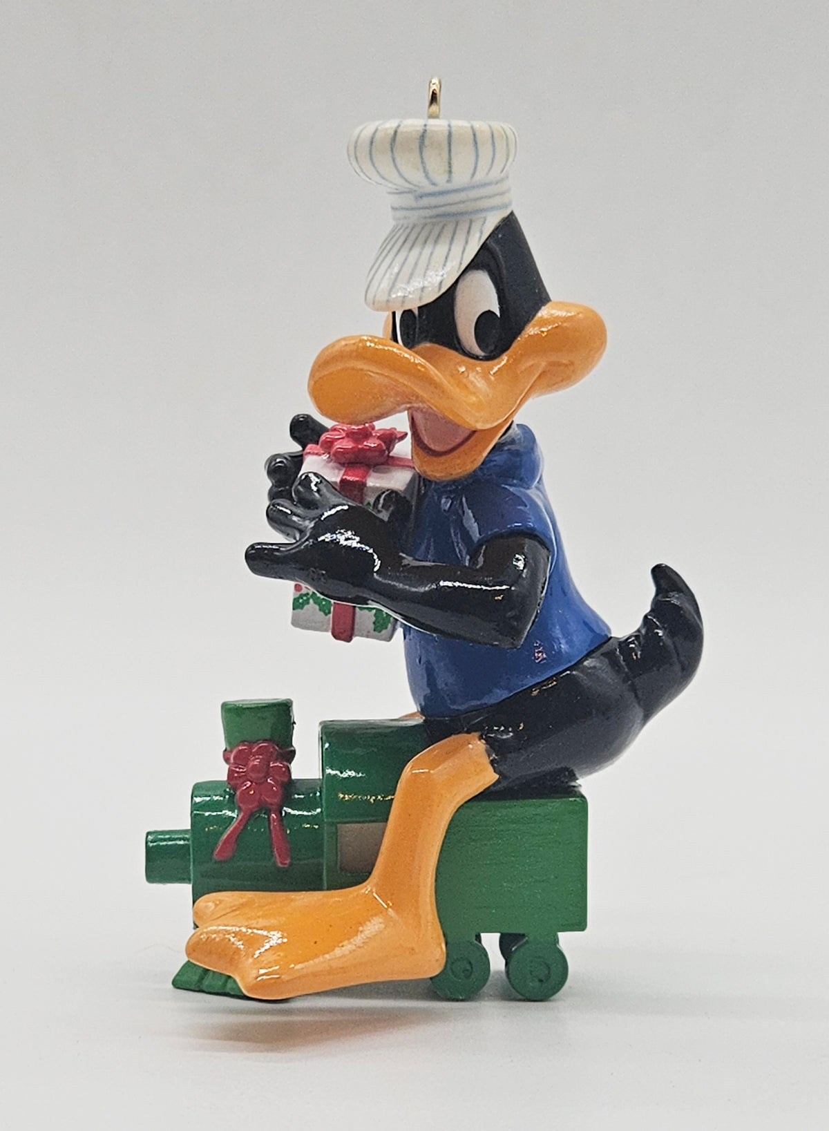 Danbury Mint – “Bugs Bunny and Friends Christmas Ornaments Collection” — ornament view