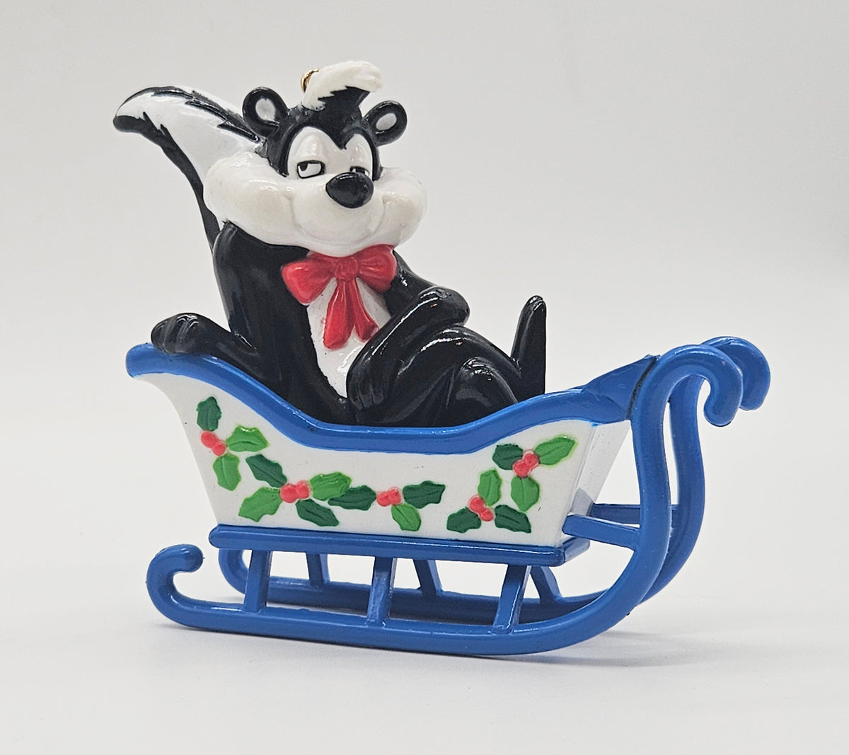Danbury Mint – “Bugs Bunny and Friends Christmas Ornaments Collection” — ornament view