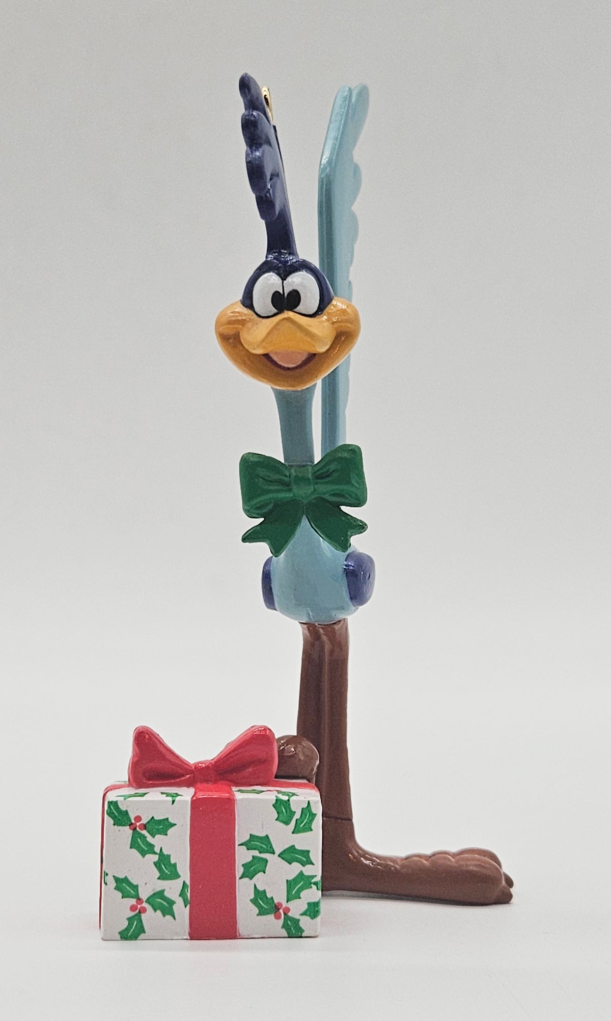 Danbury Mint – “Bugs Bunny and Friends Christmas Ornaments Collection” — ornament view