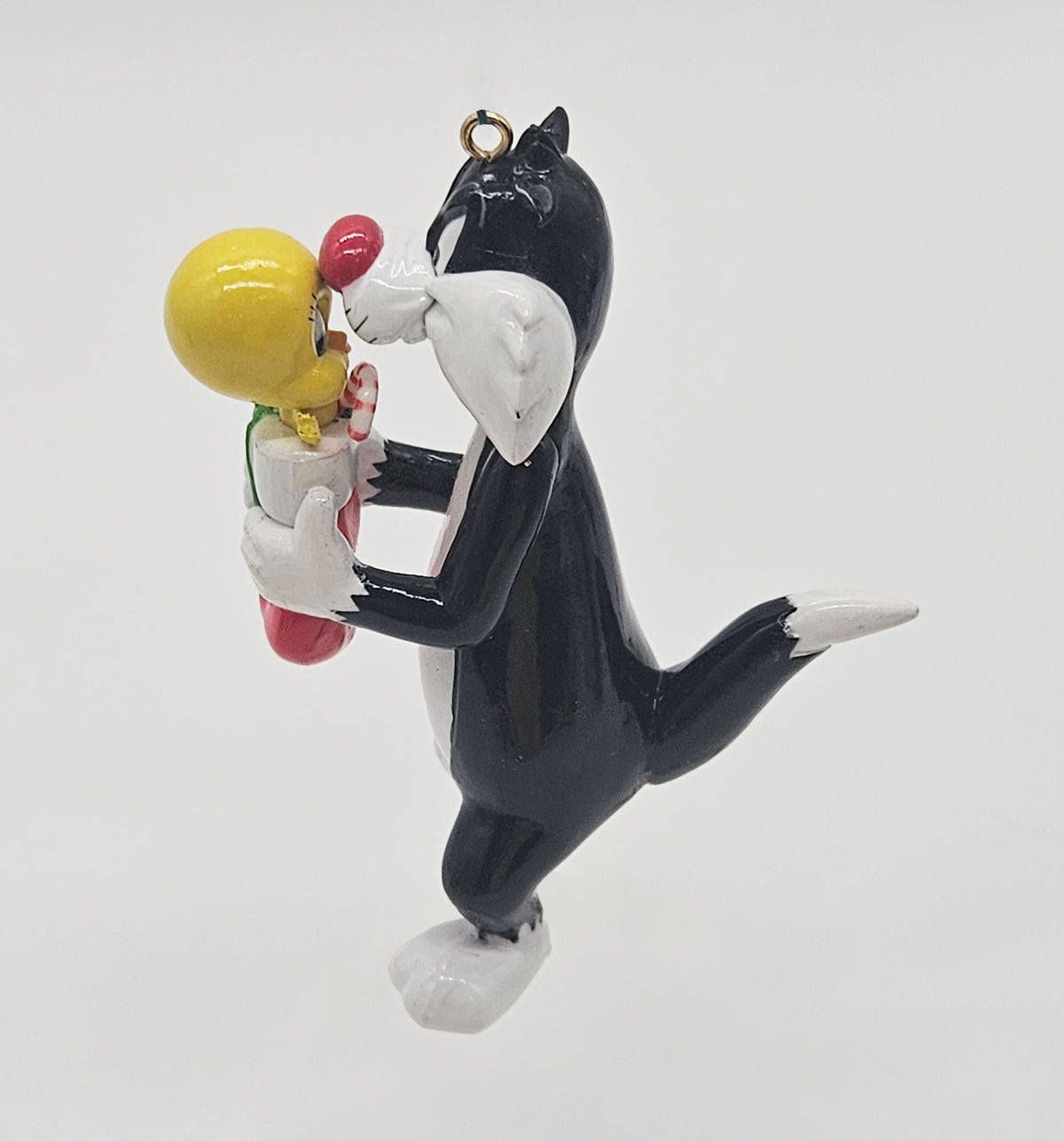 Danbury Mint – “Bugs Bunny and Friends Christmas Ornaments Collection” — ornament view