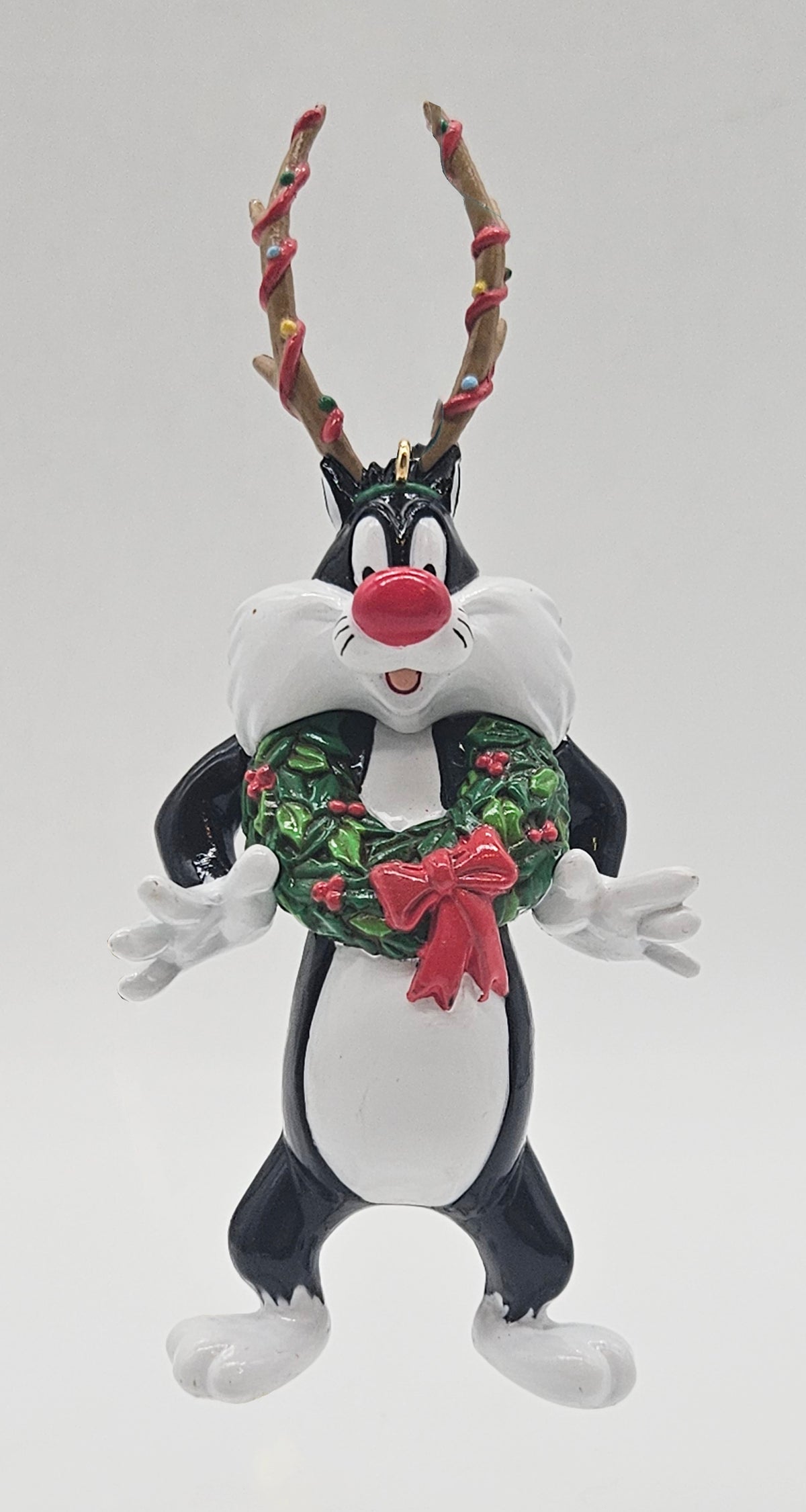 Danbury Mint – “Bugs Bunny and Friends Christmas Ornaments Collection” — ornament view