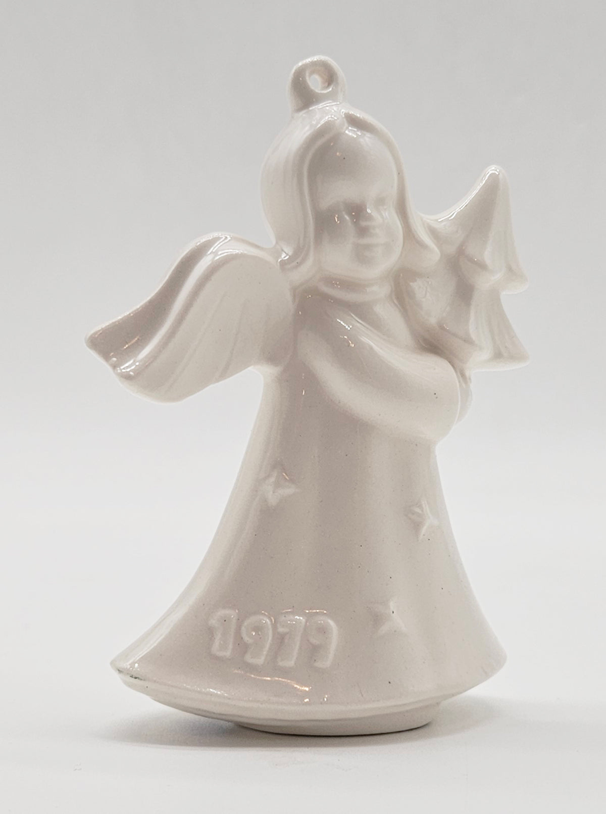 Goebel – “Annual Angel with Tree Second Edition White” — ornament view