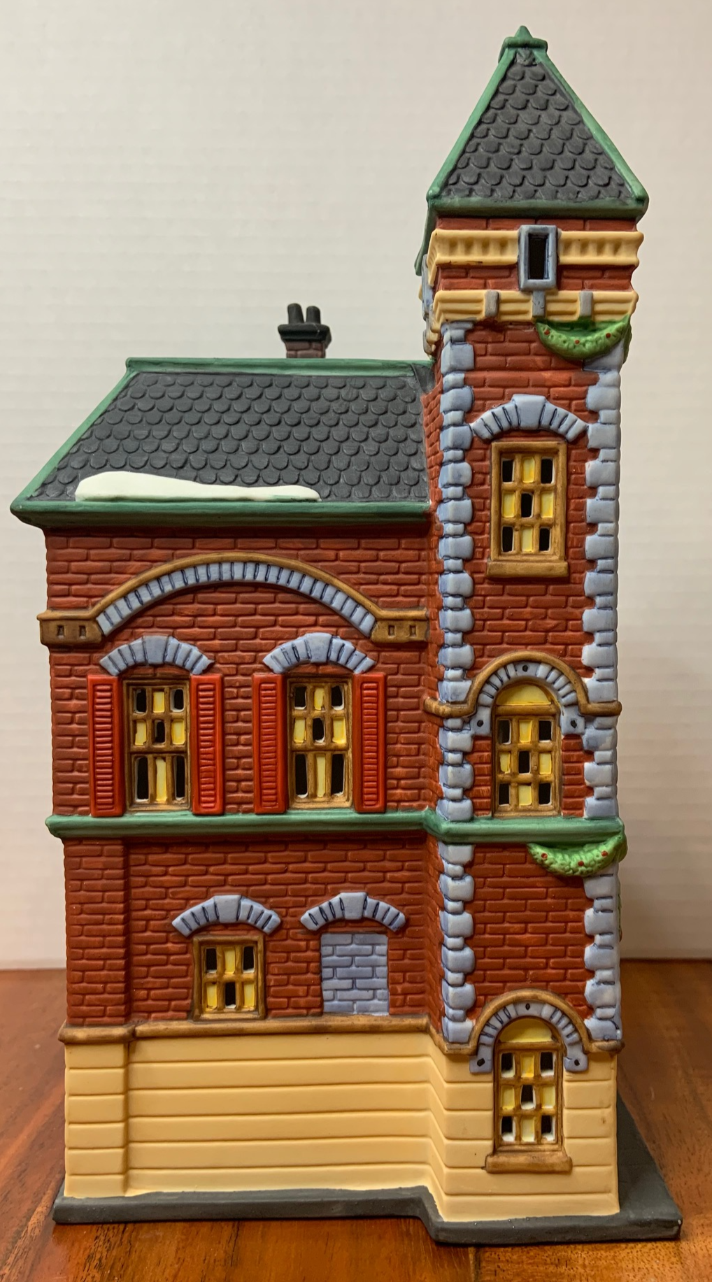 Department 56 CIC Red Brick Fire Station side