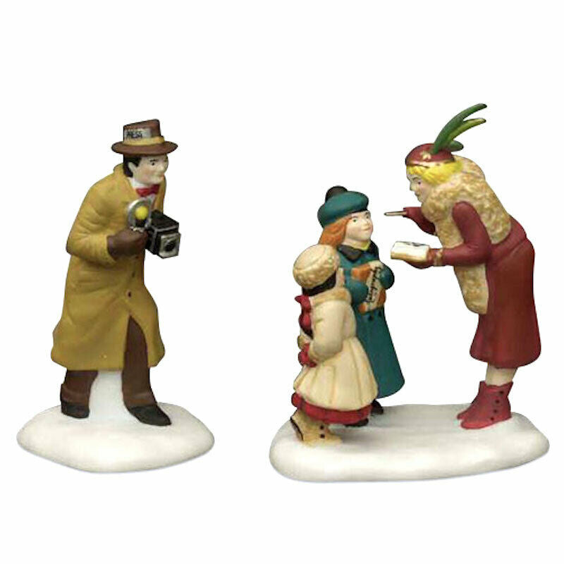 Dept 56- Christmas in the City "Big Smile for the Camera" 