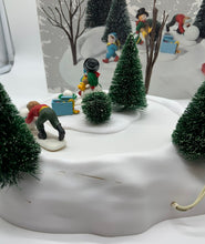 Load image into Gallery viewer, Dept 56- Building a Snowman
