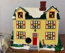 Load image into Gallery viewer, Dept 56- Licensed &quot;Ronald McDonald House&quot; back
