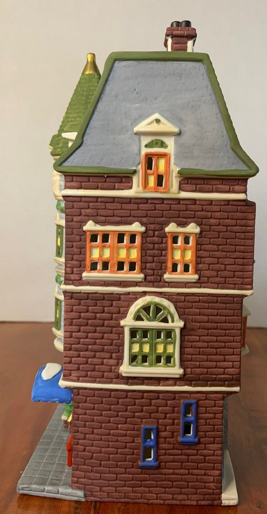 Dept 56- Christmas in the City "5607 Park Avenue Townhouse"