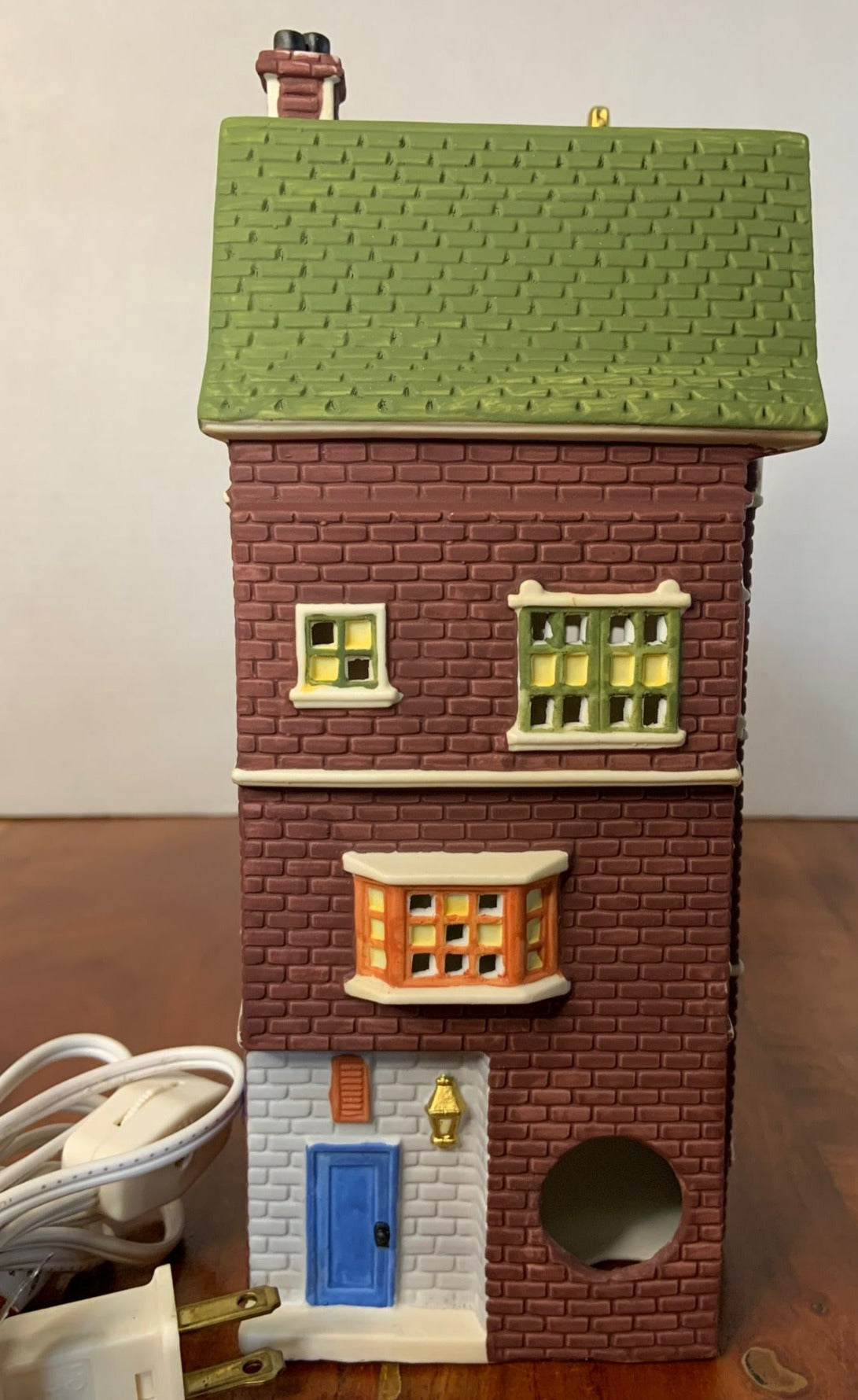 Dept 56- Christmas in the City "5607 Park Avenue Townhouse" back