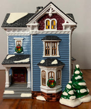 Load image into Gallery viewer, Dept 56. Snow Village &quot;Glenhaven House&quot; Front
