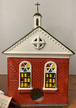 Load image into Gallery viewer, Dept 56- Snow Village &quot;Colonial Church&quot; Back
