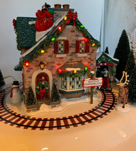 Load image into Gallery viewer, Department 56- Snow Village &quot;Santa&#39;s Wonderland House&quot; 
