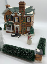 Load image into Gallery viewer, Dept 56- Snow Village &quot;2000 Holly Lane&quot;
