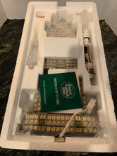 Load image into Gallery viewer, Dept 56- Christmas in the City &quot;Empire State Building&quot;

