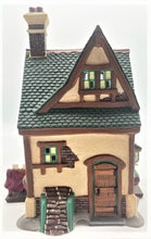 Load image into Gallery viewer, Dept 56- Dickens&#39; Village &quot;Green&#39;s Park Nosegays&quot; set of 2 NEW
